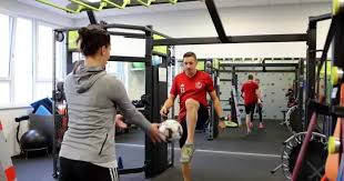 Extrem-Risiko Fußballsport: Not-OP am Sprunggelenk