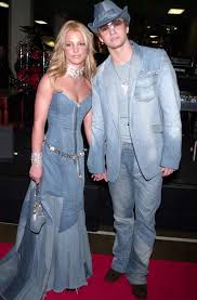 Gorgeous celebrity dresses for a fraction of the price. 10 Iconic Celebrity Looks To Recreate For Halloween I D
