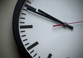 Os eurodepurados que preparam a reforma alegam que a mudança de hora não trouxe economias do ponto de vista energético e que destabiliza muitos cidadãos. A Hora Muda No Domingo Devera Ser Assim Ate 2021 Radio Alfa