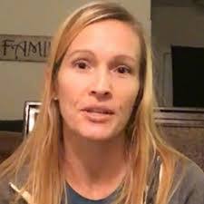 Melissa Cellucci's Instagram, Twitter & Facebook