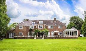 Полное имя — перри луиза эдвардс (perrie louise edwards). Perrie Edwards Freund Vermogen Grosse Tattoo Herkunft 2021 Taddlr