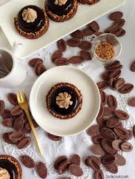 Petits Entremets Chocolat Feve Tonka Et Praline Noisette Recette Sable Chocolat Alimentation Praline Noisette