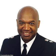 Senior police officer sues the Met claiming bosses had exposed the fact he  was a sex addict who used prostitutes
