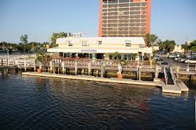 Fort Lauderdale Fl Mon Fri 4pm 6pm Waterfront Happy Hour Coconuts Fort Lauderdale Travel Visit Florida Florida Travel
