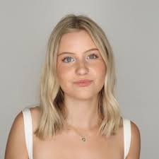 Diana Nomicos: in , AK