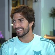 Lucas Silva na diretoria do Cruzeiro? Volante revela planos para carreira