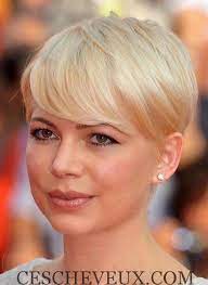 Que vous ayez les cheveux clairsemés ou que vous luttiez avec des extrémités faibles et les versions plus longues des coupes de lutin conviennent bien aux femmes plus âgées et permettent un style élégant, tout en créant le look élevé. Pin On Coiffures