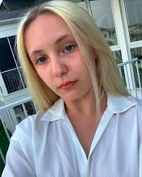 Island Girl Stunna 🪽🪬🌊🌺🌞🪸🛩️🧜🏼‍♀️🍦🌙