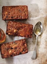 Gateaux Aux Fruits Traditionnels Ricardo Recipe Ricardo Recipe Christmas Cake Recipes Fruit Cake Christmas