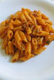 Quindi, se avete poco tempo ma siete amanti dei primi piatti dal sapore rustico e corposo mettetevi ai fornelli e seguite questa ricetta: Pasta Con Ragu Di Salsiccia E Pecorino Ricette Della Nonna