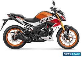 Go ahead, fly against the wind. Honda Hornet 2 0 Repsol Edition Price Specs Mileage Colours Photos And Reviews Bikes4sale