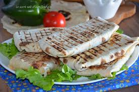 Un shawarma mariné, maison : Chawarma Au Poulet Le Sandwich Libanais Le Sucre Sale D Oum Souhaib