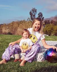 Kate hudson & danny fujikawa on red carpet. Kate Hudson Poses With Daughter Rani Reveals Why She S Often Romantically Drawn To Musicians Entertainment Tonight