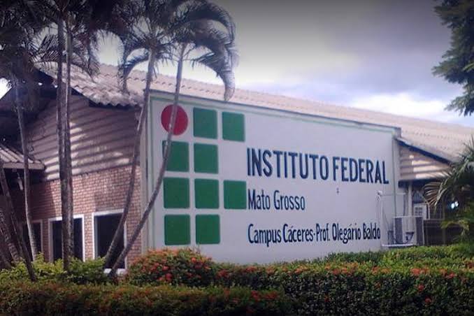 MidiaNews | Primeira nutricionista formada no IFMT C&aacute;ceres &eacute; homenageada