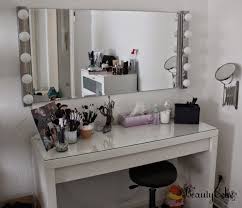 Mission Schminkspiegel Startet Endlich Die Richtige Schminktischbeleuchtung Gefunden Schminkspiegel Herbertz Schminktisch Selber Bauen