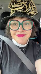 Tara Eastman's Instagram, Twitter & Facebook