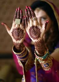Nowadays backhand mehndi designs are in trends. We Are Sharing Easy Tikka Mehndi Designs Gol Tikki Mehndi Designs Round Tikki Mehndi Deisgns Meh Mehndi Designs 2018 Mehndi Designs Back Hand Mehndi Designs