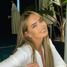 Eileen Fletcher's Instagram, Twitter & Facebook