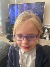 Anyone found arm from Glasses please my daughters as lost one of the  glasses arms thanks in advance .👍🏻