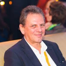 Michael Hett's Instagram, Twitter & Facebook