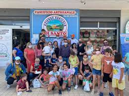 Raccontare per immagini l'impegno di un'azienda è un pregio di ci compiaciamo di volta in volta di poter onorare. Caseificio Di Santo Photos Facebook