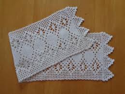 Vintage Crochet Table Runner Small Table Runner 8 X Etsy Crochet Table Topper Crochet Table Runner Vintage Crochet