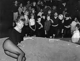 Pin On Cabarets Music Hall French Cancan