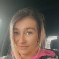 Stephanie Charron's Instagram, Twitter & Facebook