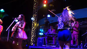 Kacey Musgraves Performs Cee Lo Green S Song Crazy Green Song Gnarls Barkley Kacey Musgraves