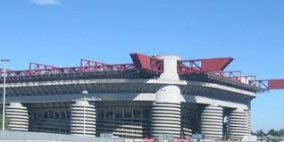 Lo stadion feijenoord (it., stadio feijenoord), soprannominato de kuip (la vasca), è il maggiore stadio di calcio della città di rotterdam, nei paesi bassi, e ospita le partite casalinghe del feyenoord.completato nel 1937 e ammodernato in più fasi, l'ultima delle quali in occasione del campionato europeo di calcio 2000, dispone di 51.117 posti a sedere. Sejarah Nama San Siro Dan Giuseppe Meazza Stadion Kandang Ac Milan Dan Inter Milan Halaman All Kompas Com