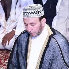 أول لقاء بينهما كان في بادية بني سعد، عندما كان في الرابعة من عمره وهو يلعب مع أقرانه، جاءه جبريل وأخذه فصرعه ثم شق صدره، ويروي القصة مسلم في صحيحه عن أنس بن مالك « أن رسول الله. ØªØºØ±ÙŠØ¯Ø§Øª ÙØ¶ÙŠÙ„Ø© Ø§Ù„Ø´ÙŠØ® Ù…Ø­Ù…Ø¯ Ø¬Ø¨Ø±ÙŠÙ„ Home Facebook