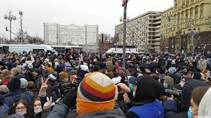 Есть в москве такие места, которые не потеряли своей привлекательности даже после многократных изменений исторического облика. V Moskve Na Pushkinskoj Ploshadi Uchastniki Protestov Razvernuli Plakaty Ia Krasnaya Vesna
