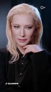 Makeup Artist Transforms Herself Into Celebrities