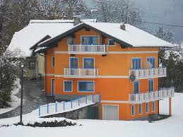Unser landhaus liegt romantisch am ortsende von hinterstein und bietet ihnen von unseren 3 ferienwohnungen aus einen bezaubernden blick in die hintersteiner berge. Haus Angelika In Pressegger See Sudufer Angebote Zimmer Verfugbarkeit