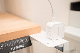 超小型なのにmacbook proも充電できる 窒化ガリウム ravpower 61w usb c 急速充電器 レビュー 充電器 ガリウム 急速