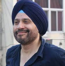 Bordermen are grieving to the irreparable loss of untimely demise of Shri  Davinder Singh, Commandant. Adored and respected by all colleagues, peers  and #troops, the 1993 Batch Officer, served in far-flung #frontiers