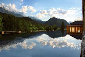 15 Infinity Hotelpools Fur Endlosen Badespass Elmau Hotel Alpen Dornroschenschloss