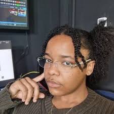 Thea Robinson (@TheaJourno)