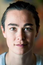 Sarah Kampf's Instagram, Twitter & Facebook