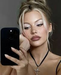 Kayla Pickett's Instagram, Twitter & Facebook