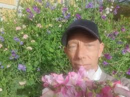 What are they best ones to grow For scent and for showing