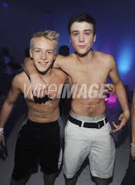 Toda la información sobre sterling beaumon en formulatv: Sterling Beaumon Shirtless Underwear Photos Girlfriend Or Gay