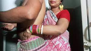 Sasur Ne Bahu Se Bola Pith Pe Oil Laga Do, Fir Gate Par Hi Chod Diya  çevrimiçi izle