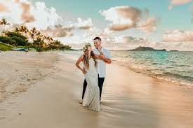 Hawaii Beach Wedding Poses Inspo Hawaii Beach Wedding Hawaii Photographer Hawaii Beach Photos