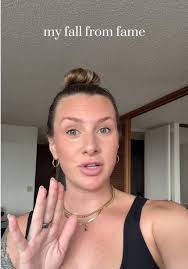 Hannah Strunk's Instagram, Twitter & Facebook