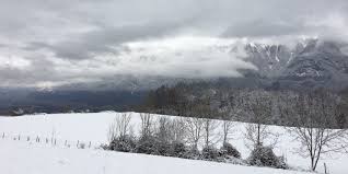 Un accident d'hélicoptère est survenu mardi 8 décembre au soir en savoie, à 1800 mètres d'altitude, alors que six personnes se trouvaient à bord, a indiqué la préfecture de la savoie dans un. Jllbrbowchd2nm