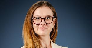 Behind the Selfie news