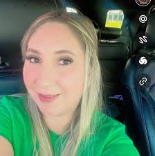 A White Peafowl spotted near Indian Lake, Texas! Nature never ceases to  amaze with its stunning creatures. 😍😍😍😍