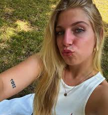 Alyssa Cain (@_alyssacain) • Instagram photos and videos