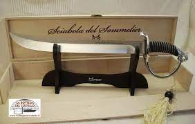 Si è offeso per qualche battuta, non ci sono più ironia e affetto, ma una paura latente. Sciabola Da Sommelier Fox Maniago La Bottega Del Coltello